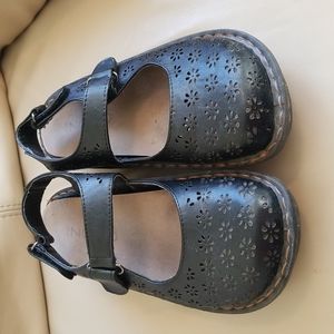 Ingaro, Black Mary Janes, Size 6